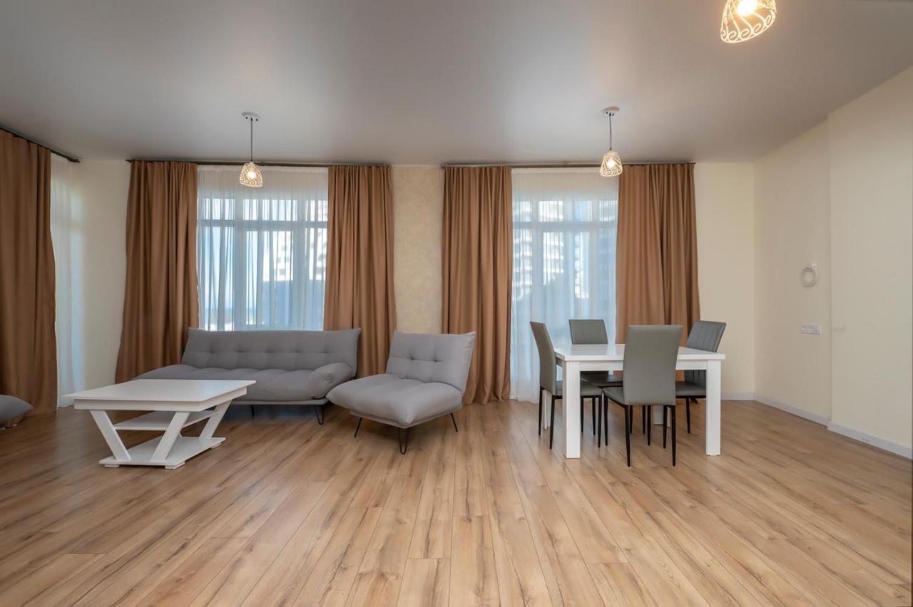 מלון דירות White Sails Residential באטומי